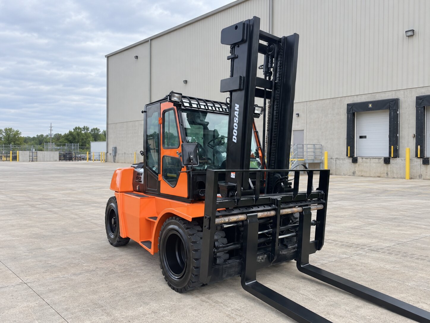 Doosan D90S-5 — equipment photo